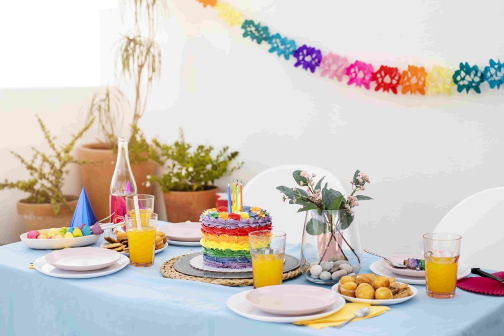 Sélection de couleurs pour la décoration de table de fête DIY